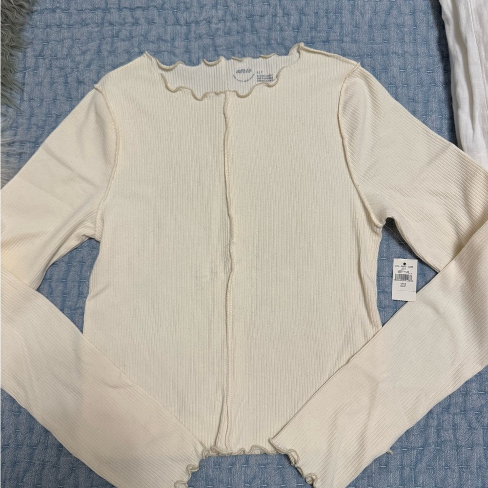 Aerie Cream Ribbed Scallop Top